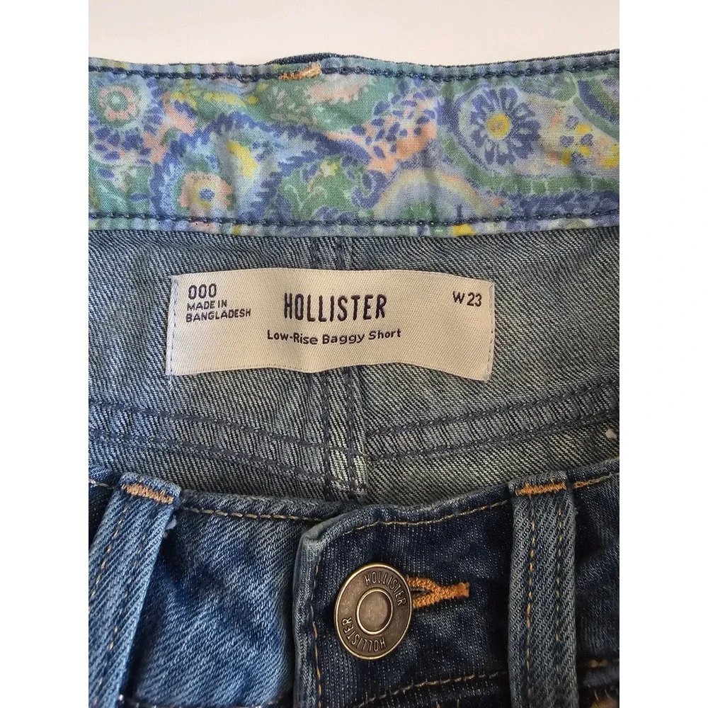 Hollister Low-Rise Baggy Shorts Light Wash Denim SZ 28 100% Cotton casual